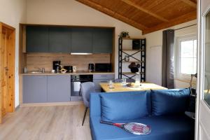 Natur- und Aktivresort Senftenberg的厨房或小厨房