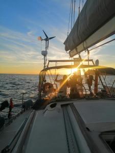 Sortida o posta de sol des del vaixell