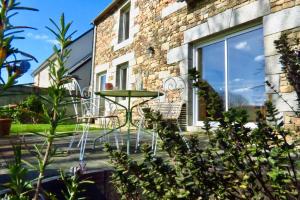 Κήπος έξω από το Maison chic proche du Mont Saint Michel