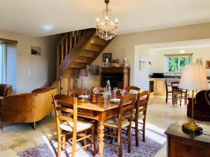 Χώρος καθιστικού στο Maison chic proche du Mont Saint Michel