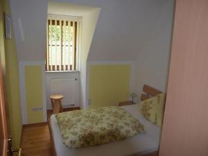 Ліжко або ліжка в номері Pleasant apartment in Pottenstein