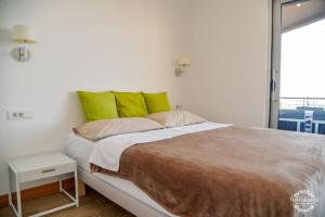 Φωτογραφία από το άλμπουμ του A1 2 beds 2 baths Lux Condo Pool Sea Views σε Tivat