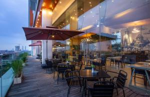 Restoran atau tempat lain untuk makan di HARRIS Hotel & Conventions Gubeng