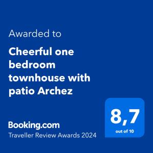Un certificat, premiu, logo sau alt document afișat la Cheerful one bedroom townhouse with patio Archez