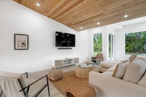 Кът за сядане в Stunning Modern Coastal Villa - The Three Palms