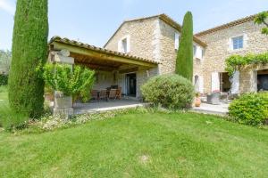 En have udenfor Mas des Papillons Gordes