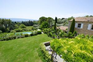 Naturlandskabet i nærheden af feriehuset + 37 billeder