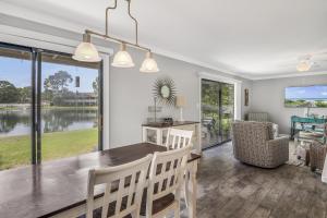Гостиная зона в Seascape Golf Villas 95E +17 фотографий