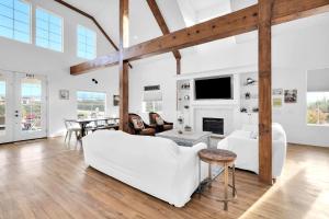 TV/trung tâm giải trí tại The Star of Wine Country #1 on 5 acre estate