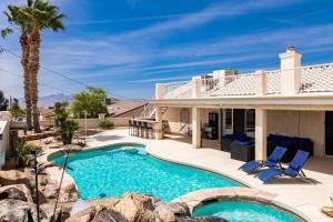 Bazén v ubytování HavaMemorable Stay Pool Spa Firepit VIEWS! nebo v jeho okolí