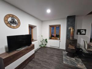 TV a/nebo společenská místnost v ubytování Paradise Oasis holiday house