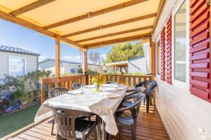 Μπαλκόνι ή βεράντα στο Camping Mar Estang 4 étoiles