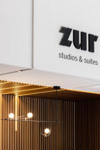 Certifikát, hodnocení, plakát nebo jiný dokument vystavený v ubytování ZUR Studios and Suites