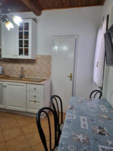 Kuchyňa alebo kuchynka v ubytovaní Appartamento “Il Borgo”