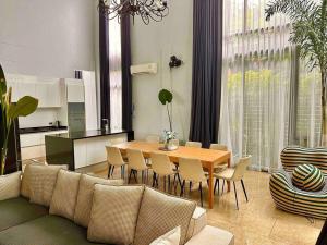 Istumisnurk majutusasutuses 1897summer villa 曼谷中心7卧Asok&Thong Lor800平米海天别墅