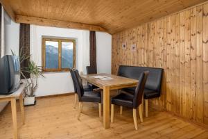 Fotografie z fotogalerie ubytování Oberköbenhof Wohnung Berg v destinaci Laces