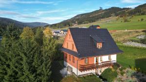 Nespecifikovaný výhled na hory nebo výhled na hory při pohledu z apartmánu