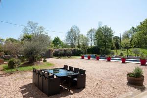 Vonkajšia záhrada v ubytovaní La Bastide 1767 Villa de charme avec piscine 15x5, climatisation, 4 chambres, cuisine extérieur
