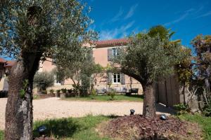 Vonkajšia záhrada v ubytovaní La Bastide 1767 Villa de charme avec piscine 15x5, climatisation, 4 chambres, cuisine extérieur