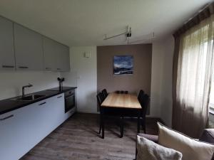 O bucătărie sau chicinetă la Tgèsa Dutg Grond