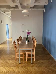 Khu vực ghế ngồi tại CafDorm