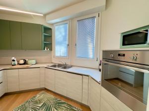 Dapur atau dapur kecil di Villa Ada al Lido