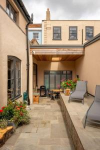 Et opholdsområde på Luxury City Centre Accommodation Sleeping 2 + 4 billeder