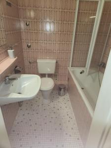 Galeriebild der Unterkunft Gästewohnung 3 in direkter Nähe zur Veltinsarena in Gelsenkirchen