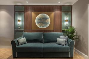 BiBo Suites Palacio de Portago的休息区