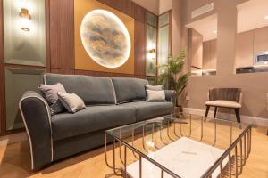 BiBo Suites Palacio de Portago的休息区