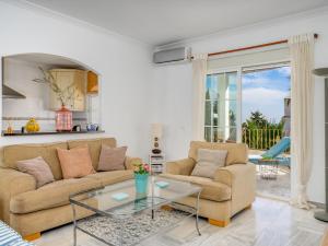 Et opholdsområde på Apartment Las Brisas Estepona Golf by Interhome