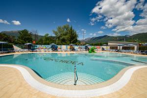 camping handtuch Besticktes Handtuch für Camping-Freunde 