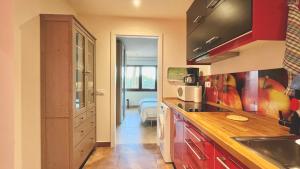 Kuchyň nebo kuchyňský kout v ubytování Appartment Pinar
