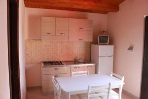 Köök või kööginurk majutusasutuses villa Salvo