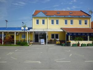 Gallery image of Moto klub Brod in Slavonski Brod