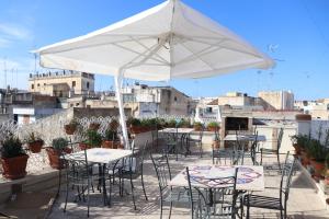 Terrazza Romanelli Suites的阳台或露台