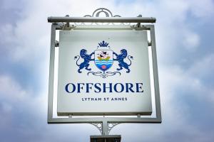 萊瑟姆－聖安妮的住宿－Offshore - The Inn Collection Group，利特瓦尼亚人地名办公室入口的标志