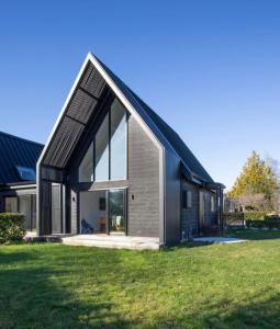 Το κτήριο όπου στεγάζεται  η παραθεριστική κατοικία