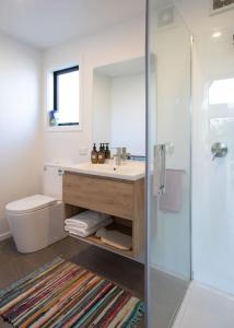 Ένα μπάνιο στο Relax on Rimu +10 φωτογραφίες