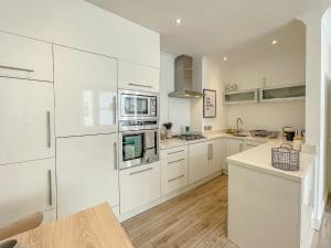 Kuchyňa alebo kuchynka v ubytovaní Be London - Belsize Park Residences