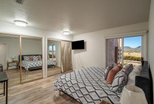 Postel nebo postele na pokoji v ubytování MountainViews Pet-Friendly St George T4 + 26 fotografií