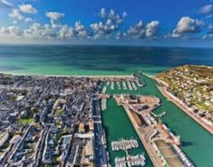 Foto dalla galleria di Maison quartier plage refaite à neuf a Fécamp