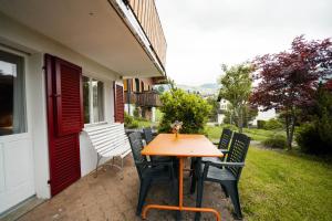 Taman di luar Apartment im Chalet Speer