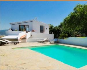 Villa con piscina y casa en CASA DE LOS PINTORES, en Facinas