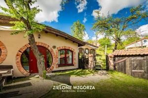 Zdjęcie z galerii obiektu Zielone Wzgórza - Hobbitowe Domki na Kaszubach w mieście Przywidz