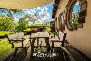 Zdjęcie z galerii obiektu Zielone Wzgórza - Hobbitowe Domki na Kaszubach w mieście Przywidz