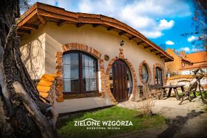 Zdjęcie z galerii obiektu Zielone Wzgórza - Hobbitowe Domki na Kaszubach w mieście Przywidz