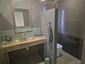 @241 Enkeldoorn Guesthouse的一间浴室