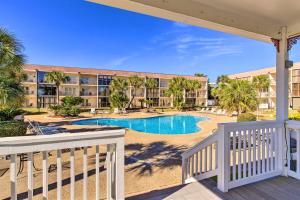 Kolam renang di atau dekat dengan Biloxi Condo with Pool Access - Steps to Beach!
