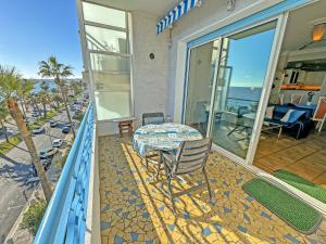 Фотография из галереи Cosy Sea Front Apartment Nice France в Ницце